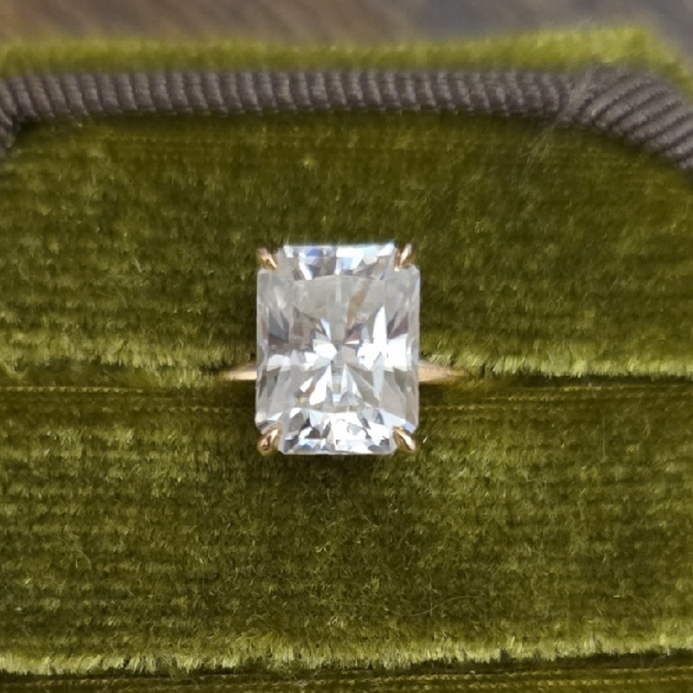 Elegant 3 Carat Moissanite and 14k Gold Women's Ring Size 5